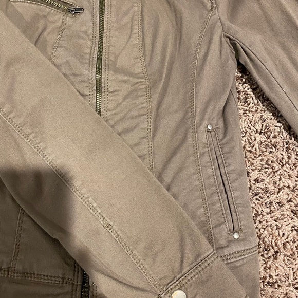 Express Jacket 🤎 - Picture 3 of 6